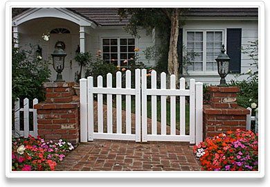 vinyl picket gate